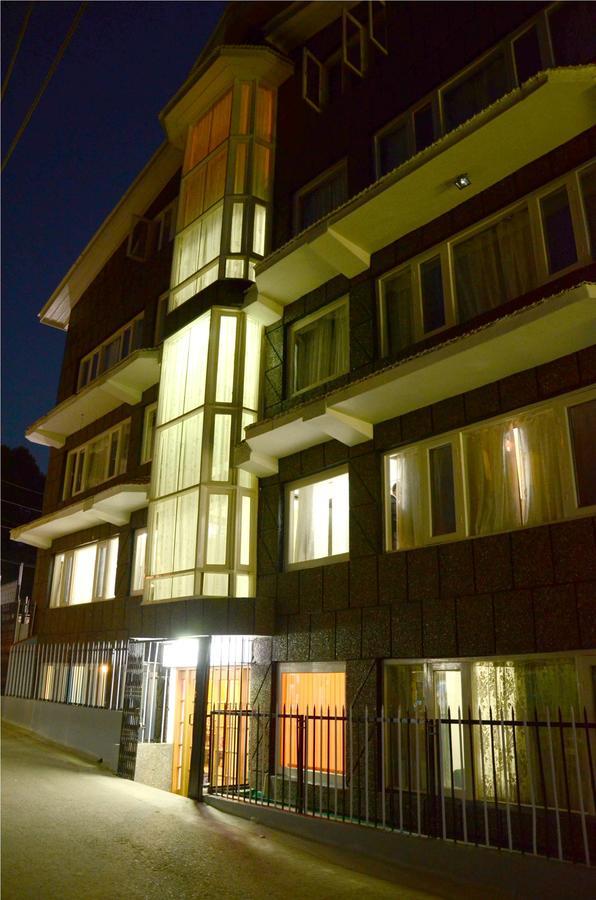 Hotel Pacific Srīnagar Eksteriør bilde
